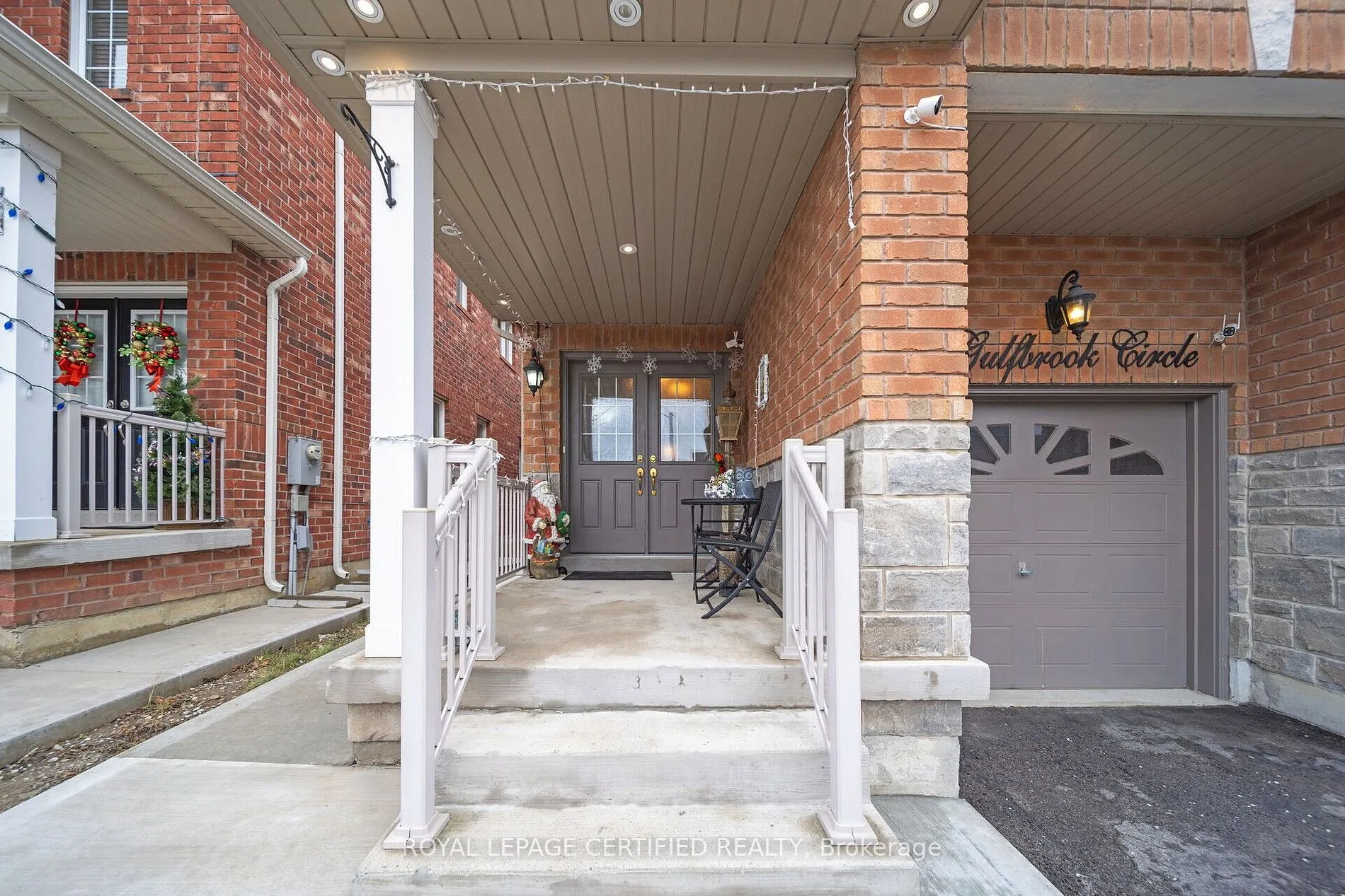16 Gulfbrook Circle
