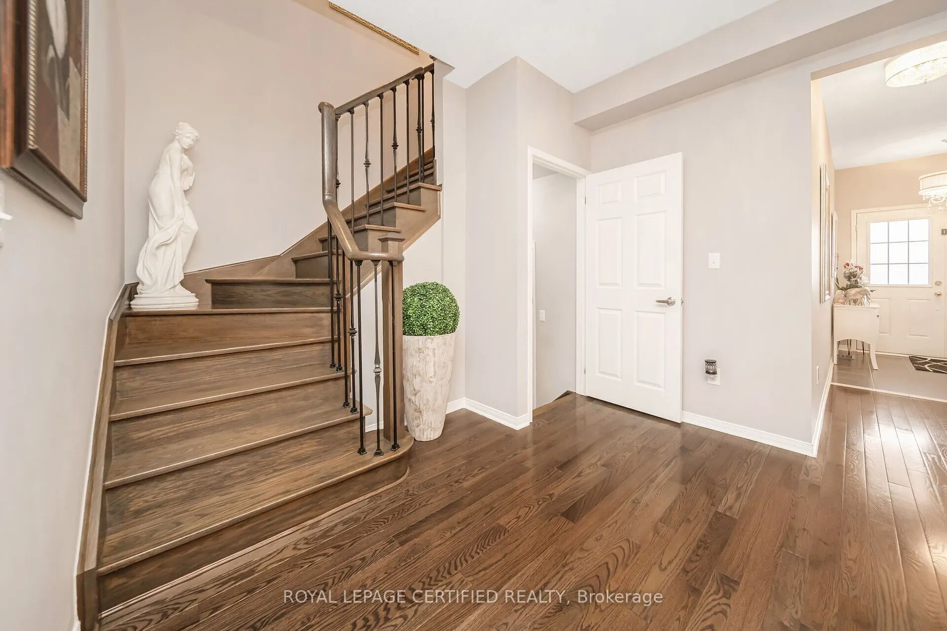 16 Gulfbrook Circle