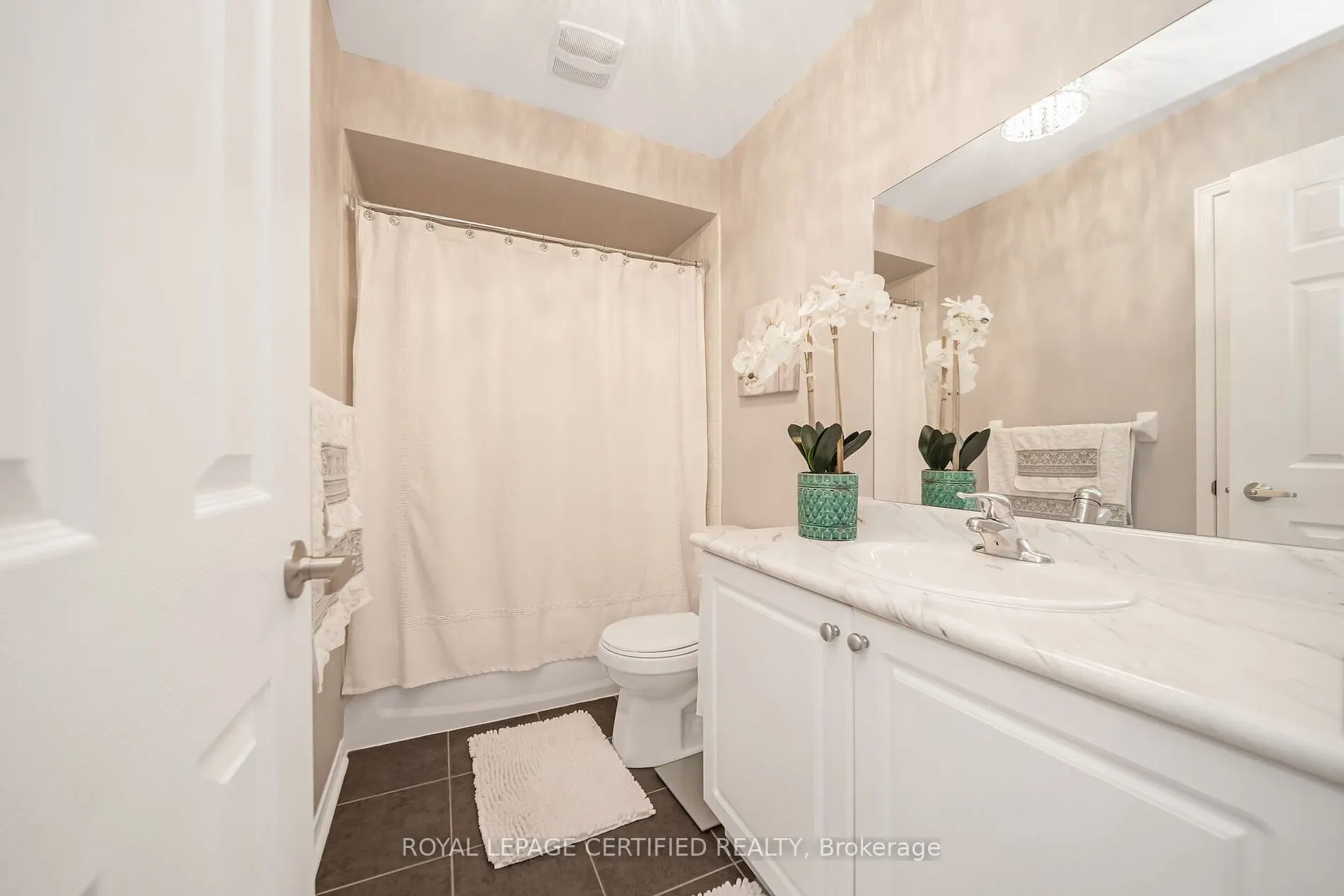 16 Gulfbrook Circle