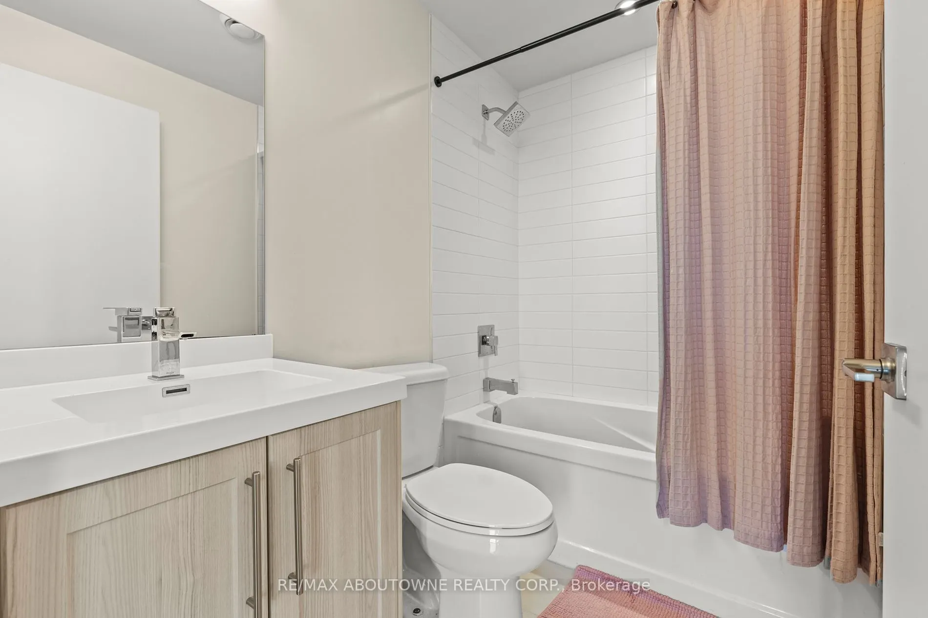 2087 Fairview Street, #608