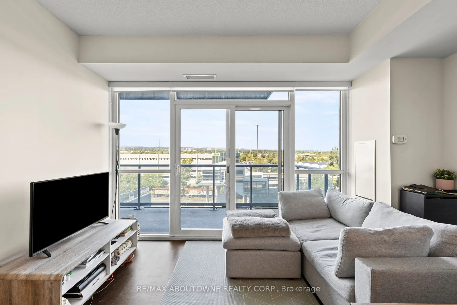 2087 Fairview Street, #608