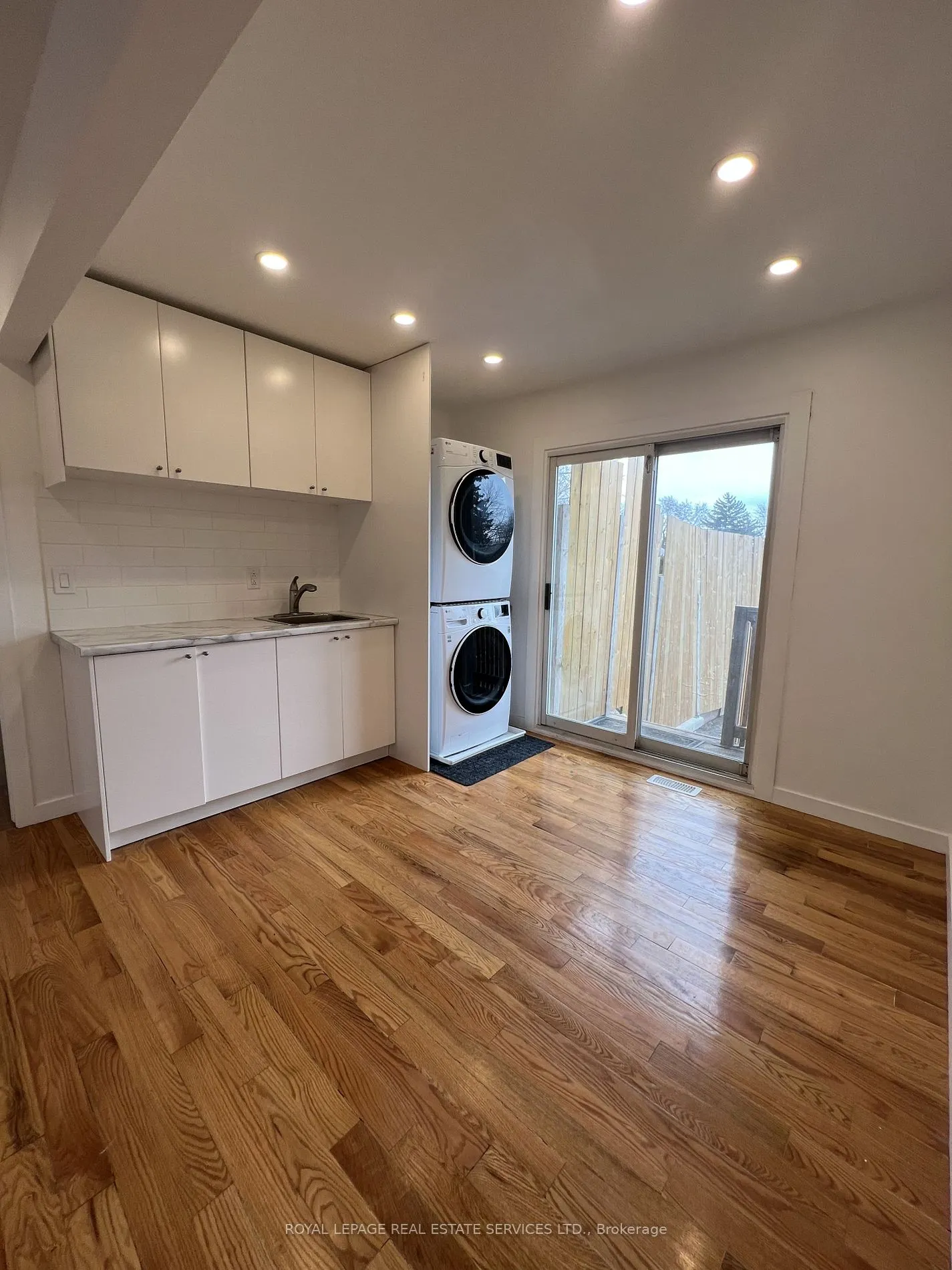 2202 Mount Forest Drive, #Upper Level