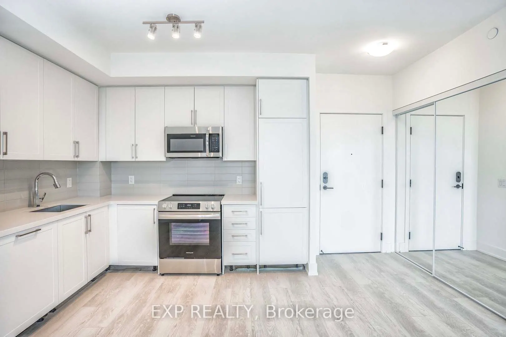 2450 Old Bronte Road, #708
