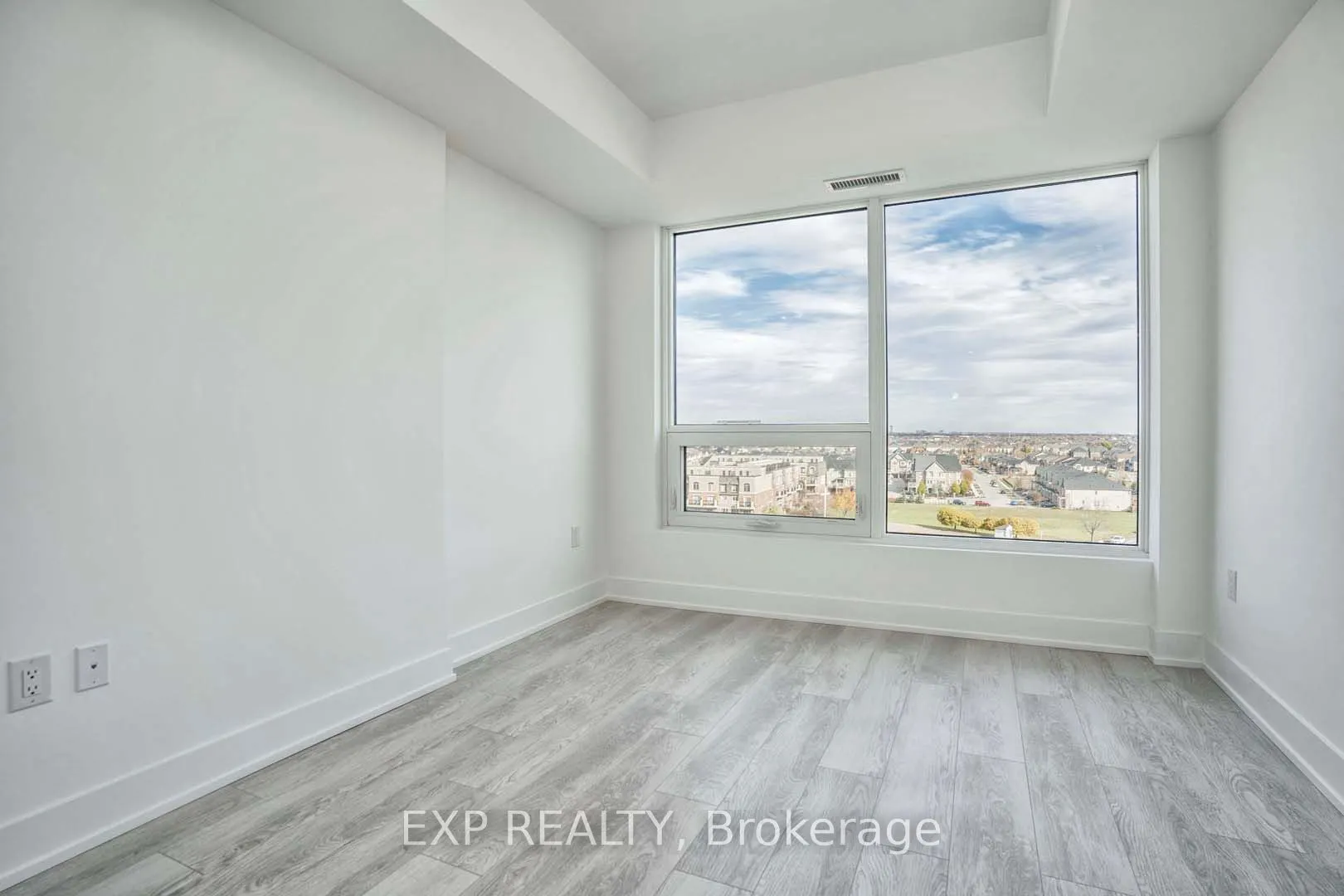 2450 Old Bronte Road, #708