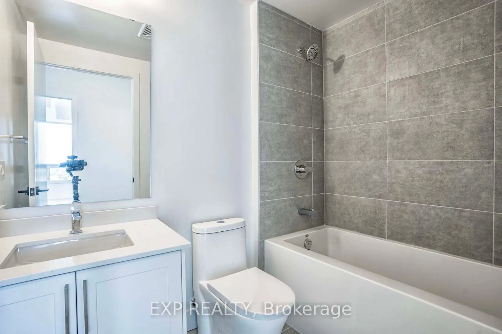 2450 Old Bronte Road, #708