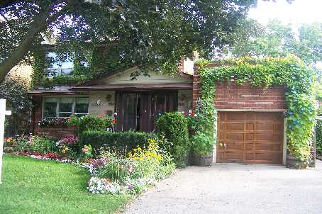 34 Elizabeth St S