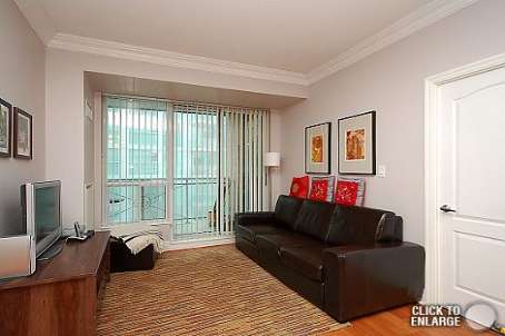 88 Palace Pier Crt, #906