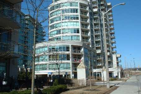 88 Palace Pier Crt, #906