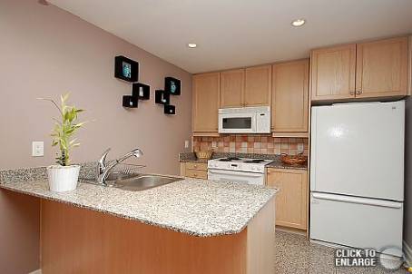 88 Palace Pier Crt, #906