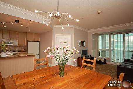 88 Palace Pier Crt, #906