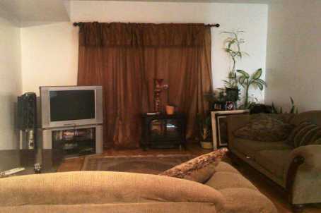 958 The Queensway