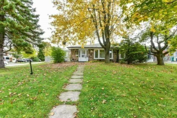 59 Flowertown Ave, Brampton