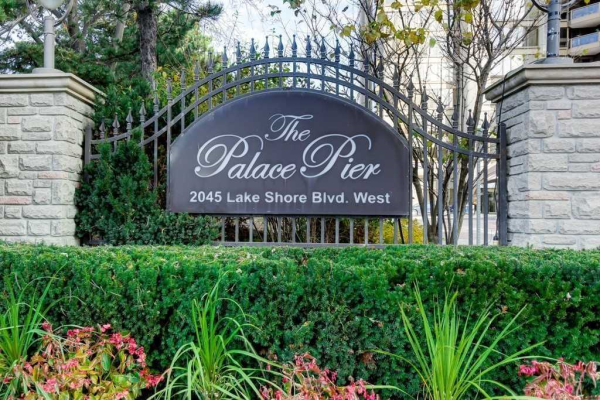 2045 Lake Shore Blvd W 2045 Lake Shore Blvd W