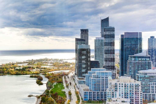 2045 Lake Shore Blvd W 2045 Lake Shore Blvd W