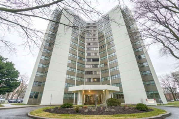 2323 Confederation Pkwy, Mississauga