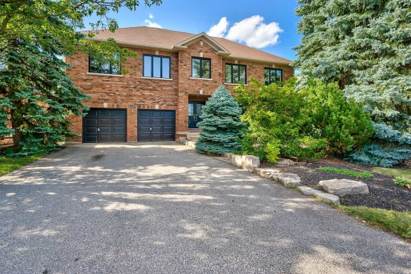 1023 Masters Green, Oakville