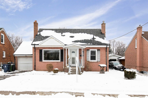 18 Meadow Lane Ave, Toronto