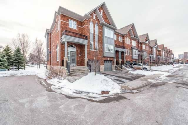 230 Paisley Blvd W, Mississauga