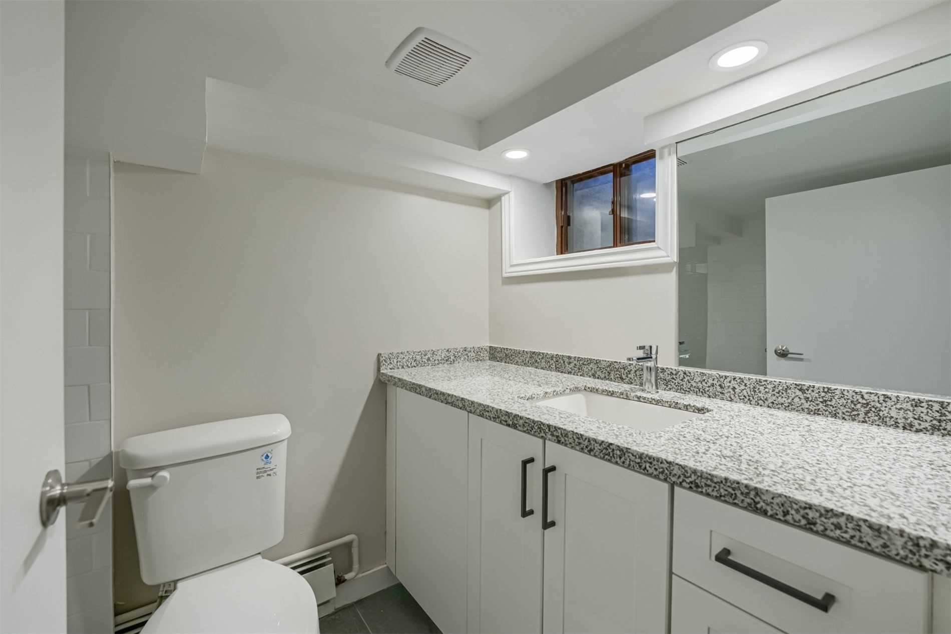 Listing W4676394 - Large Photo # 3