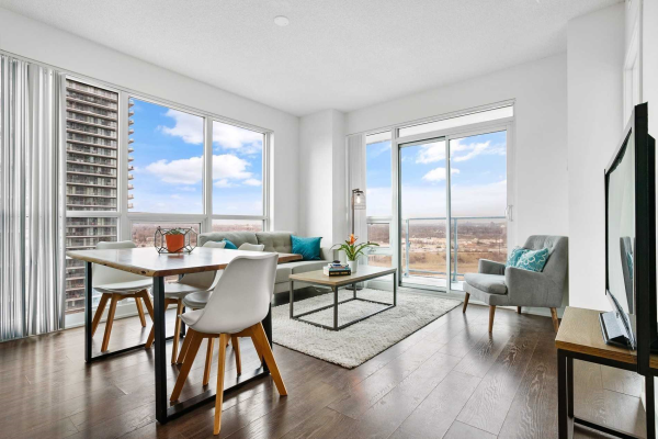 2212 Lake Shore Blvd W, Toronto
