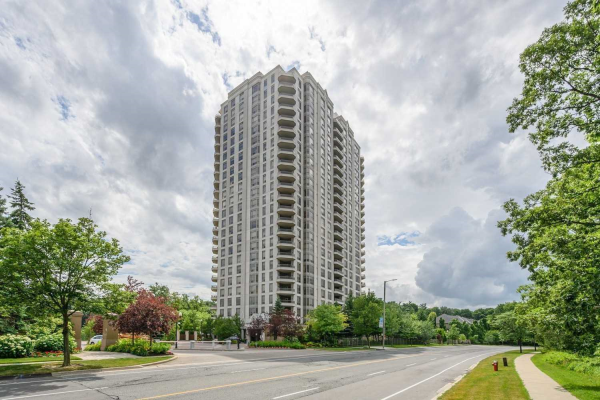 1900 The Collegeway Dr, Mississauga