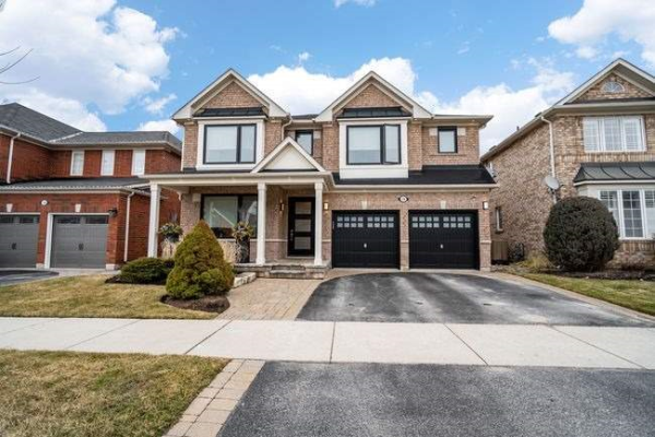 18 Apple Blossom Cres, Halton Hills