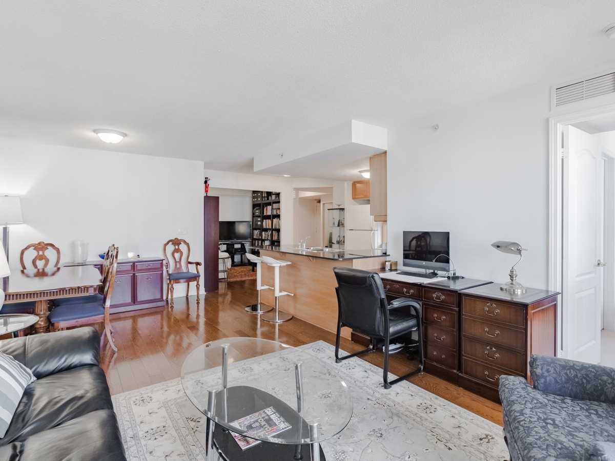 350 Princess Royal Dr, #1508