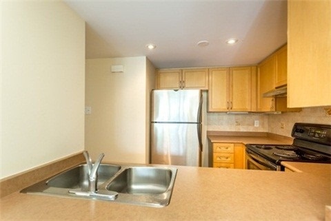 85 George Appleton Way #2028