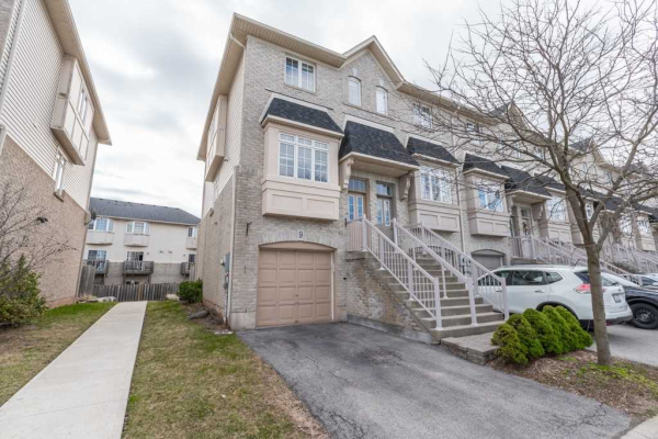5080 Fairview St, Burlington