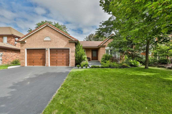 373 Claremont Cres, Oakville
