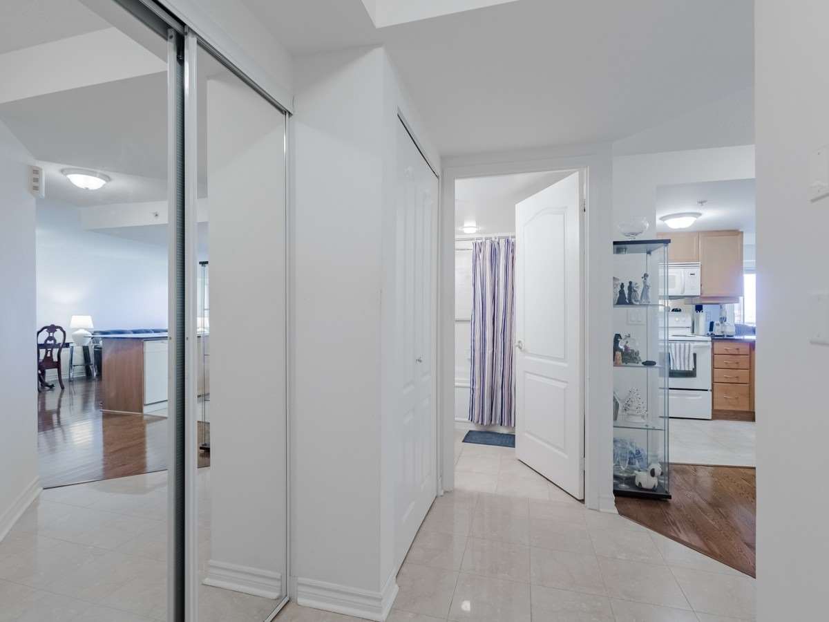 350 Princess Royal Dr, #1508