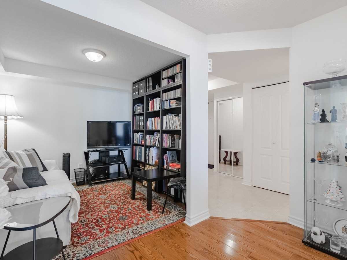 350 Princess Royal Dr, #1508