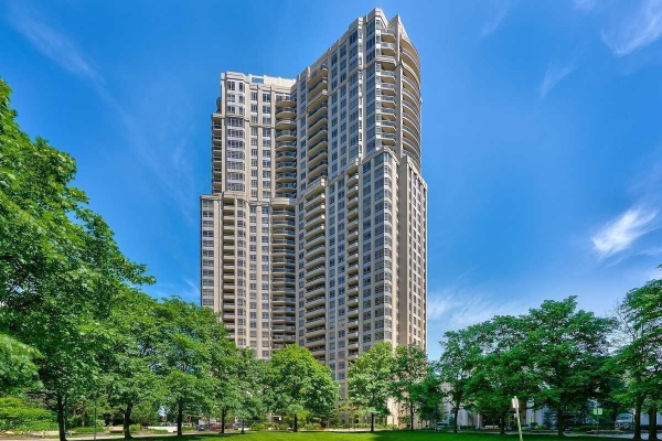 35 Kingsbridge Garden Circ, Mississauga