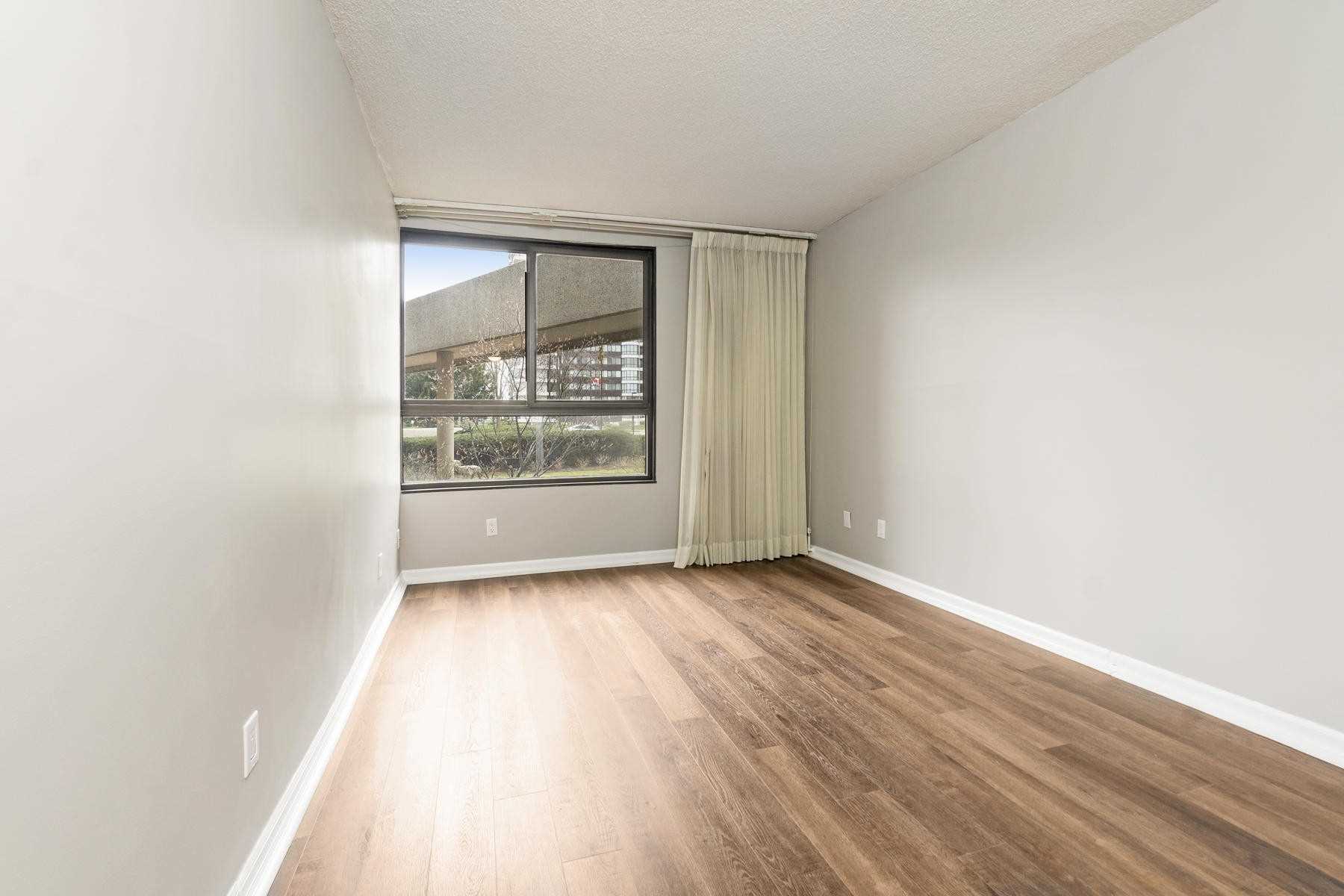 Listing W4769536 - Large Photo # 25