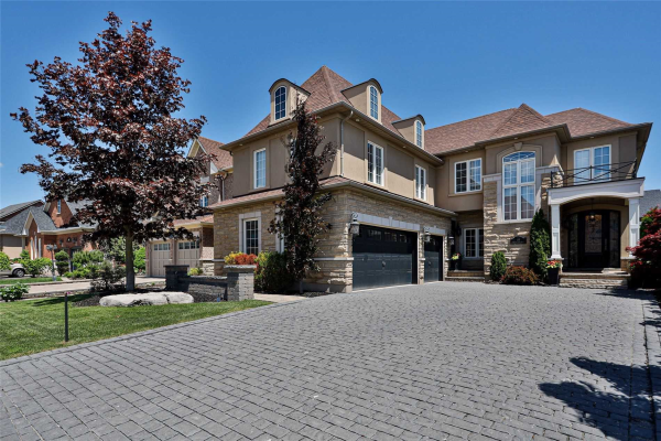 19 Fontainebleu Rd, Brampton