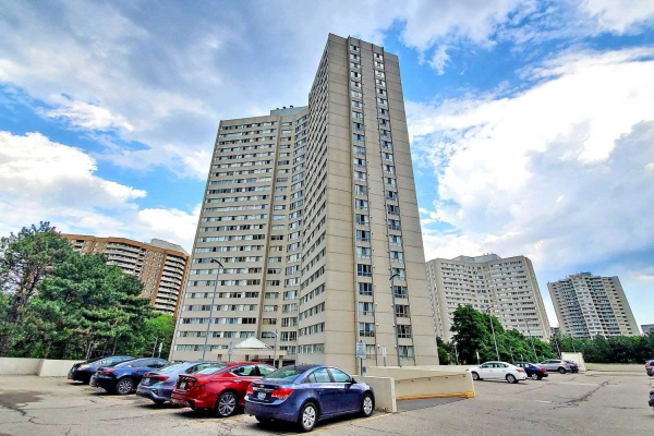 3700 Kaneff Cres 3700 Kaneff Cres