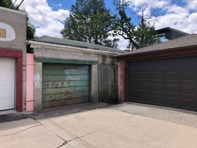975 Dovercourt Rd