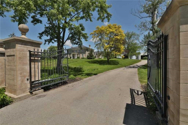 6391 Walkers Line, Burlington