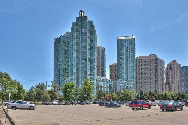 220 Burnhamthorpe Rd W, Mississauga