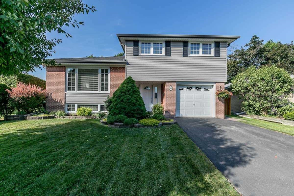 48 Staveley Cres, Brampton