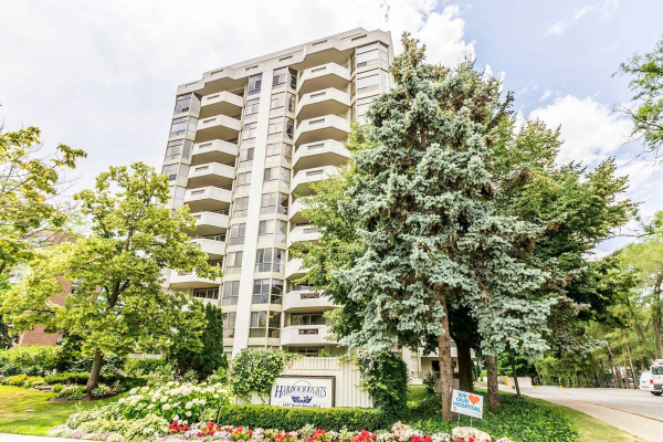 1237 North Shore Blvd E, Burlington