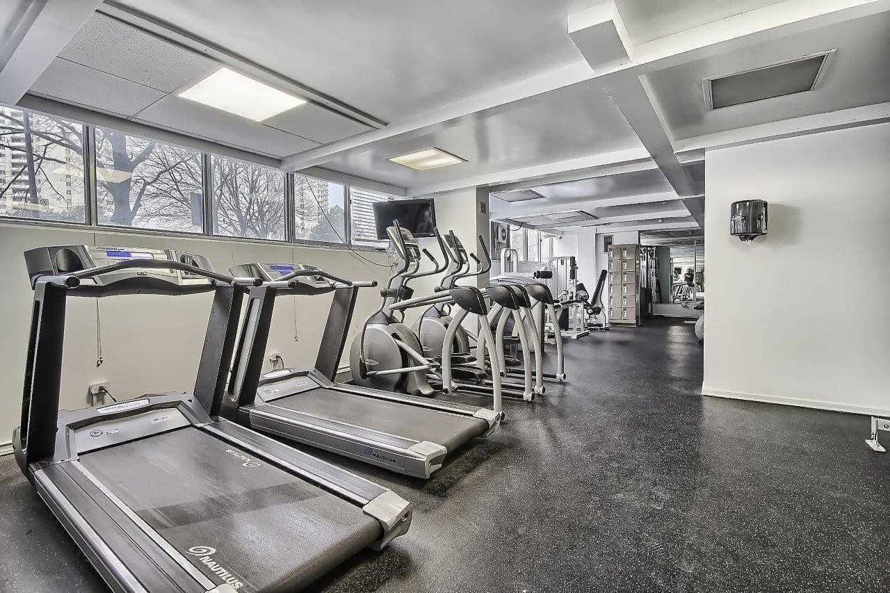 11 Wincott Dr, #402