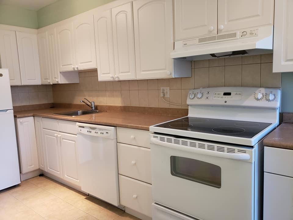 11 Wincott Dr, #402