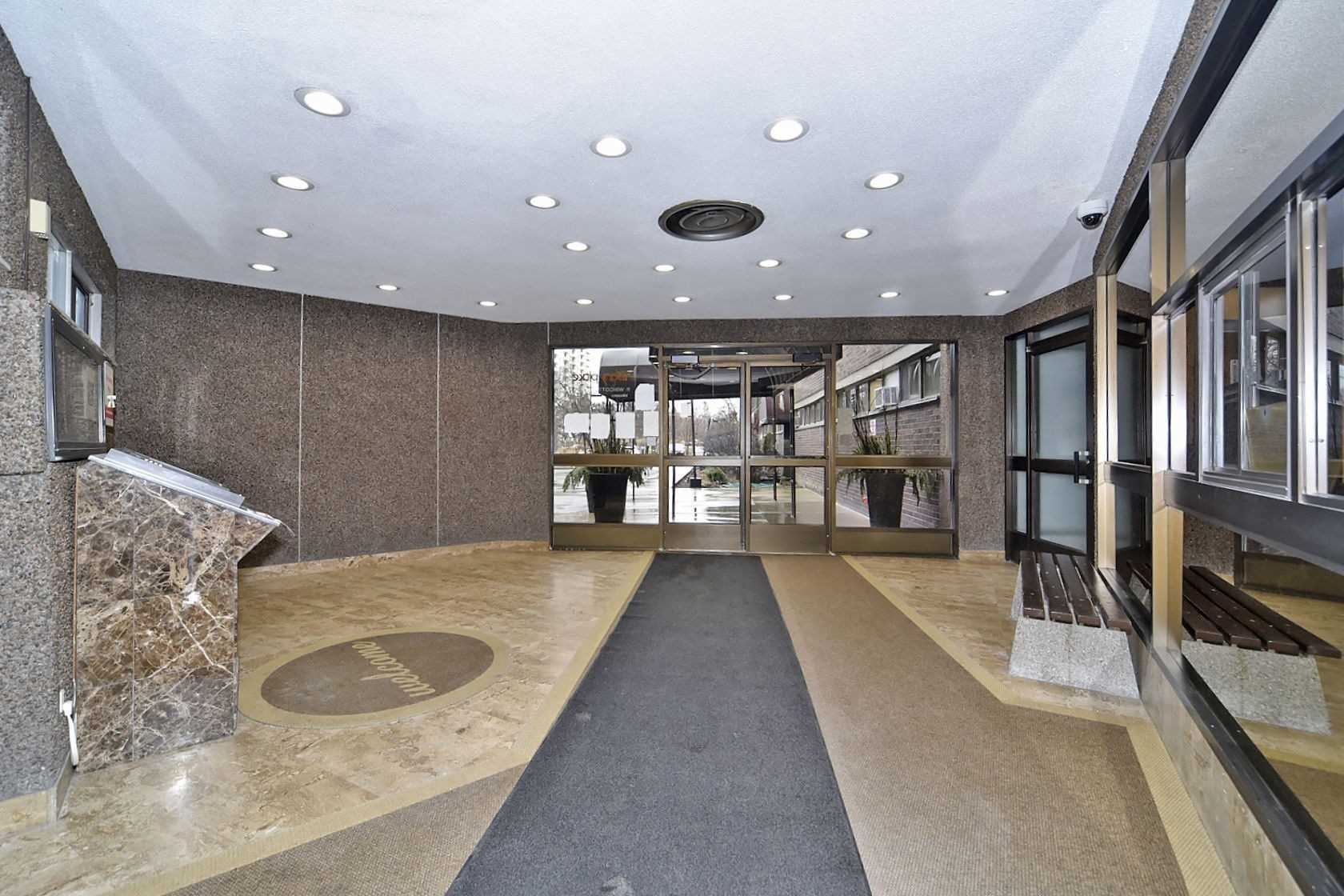 11 Wincott Dr, #402