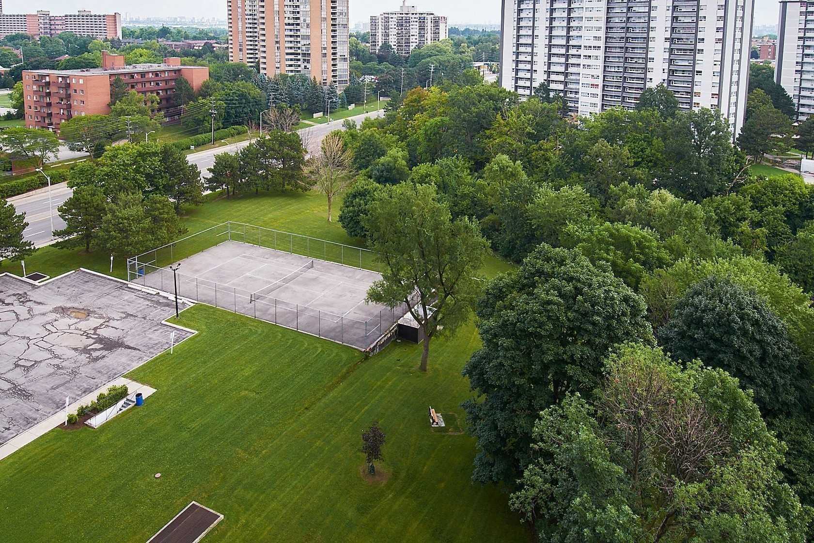 11 Wincott Dr, #402