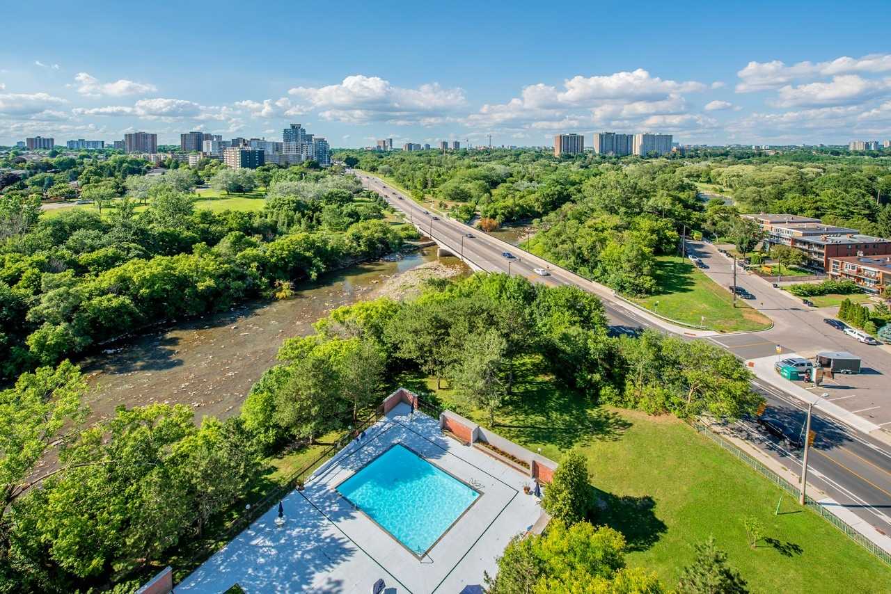 Scarlett Rd (MLS® W4846344) See this condo apartment for sale in