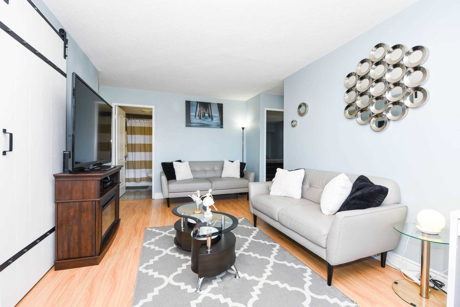 Hillcrest Ave (MLS® W4846598) See this condo apartment for sale in