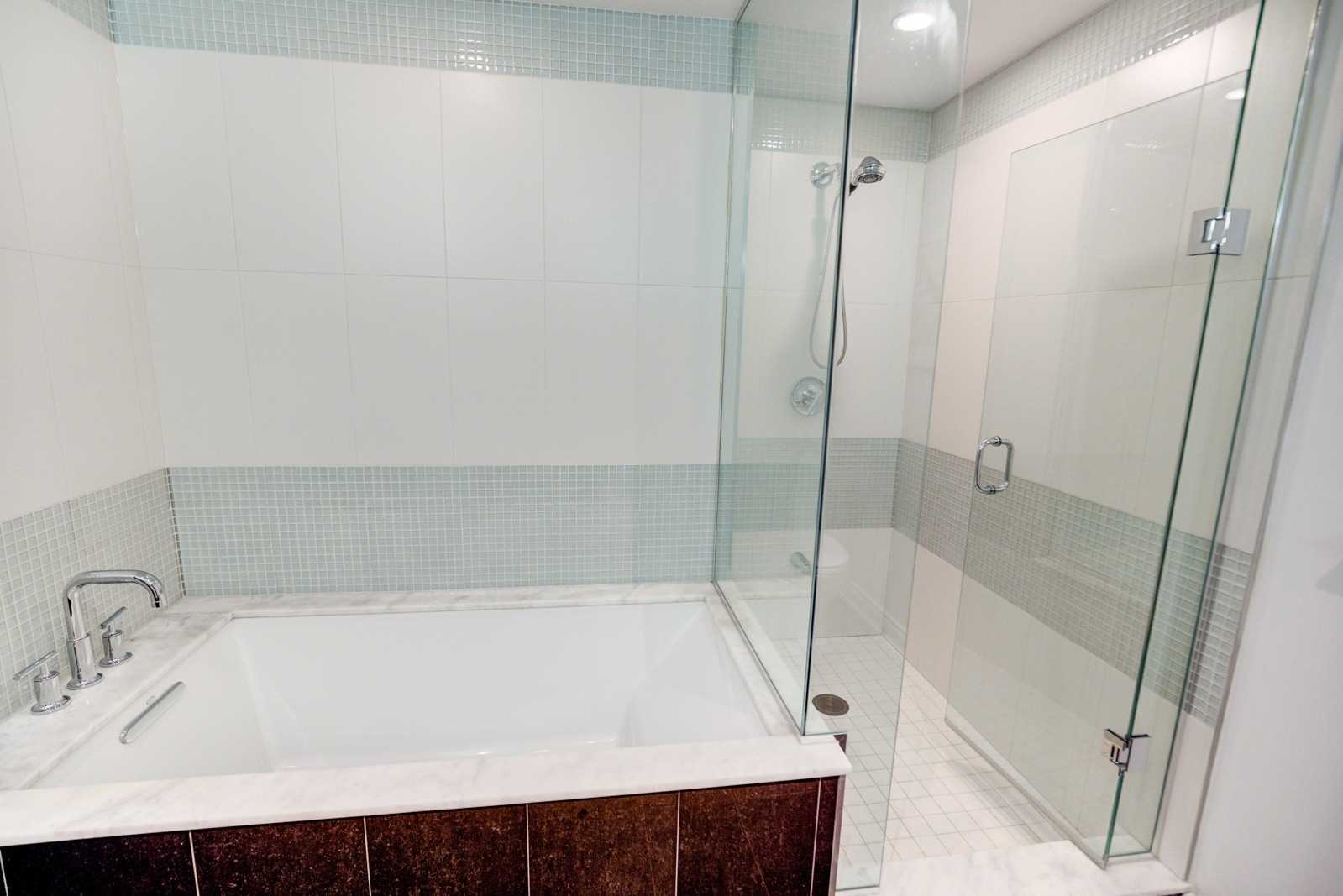 3500 Lakeshore Rd W, #226
