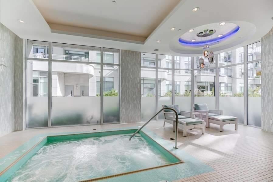 3500 Lakeshore Rd W, #226