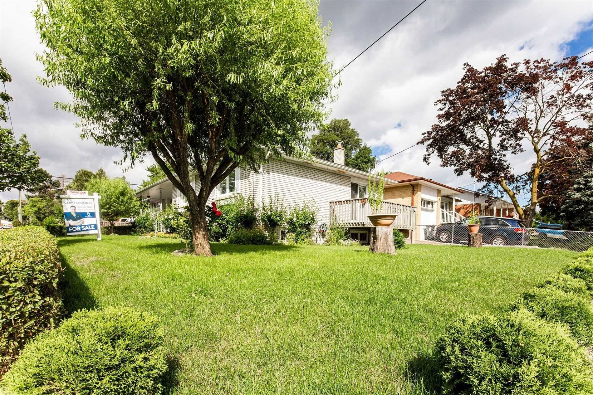 Irwin Rd (MLS® W4848319) See this detached house for sale in Elms